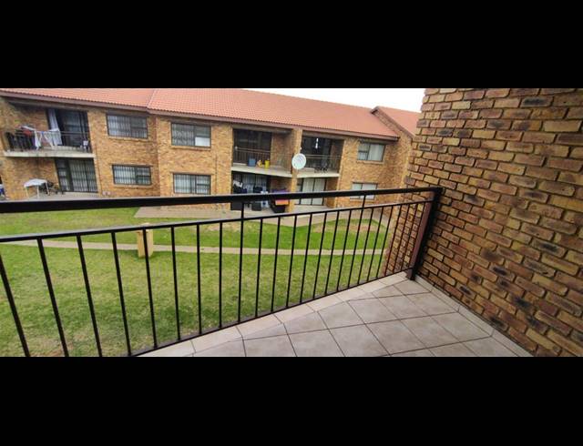 2 BEDROOM APARTMENT FOR SALE IN WITFIELD